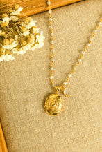 Load image into Gallery viewer, Never Give Up Locket &amp; Crystal Mala