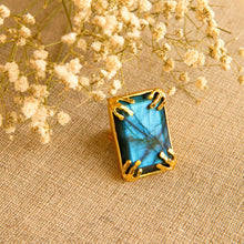 Load image into Gallery viewer, Labradorite Cocktail Ring
